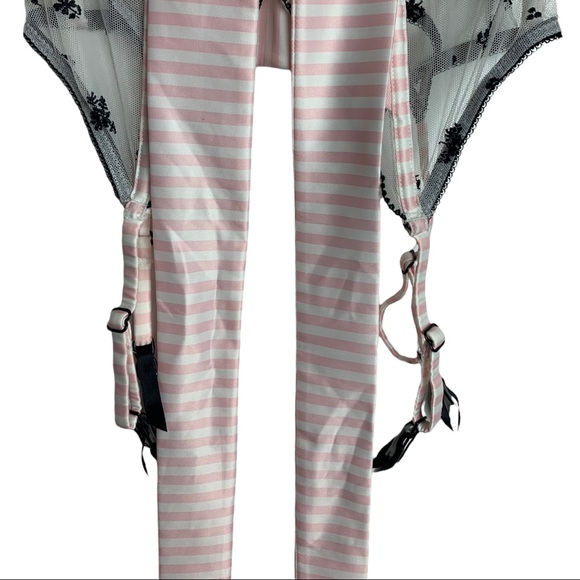 Victoria's Secret Corset Pink/White Black Garter Size 34B - Picture 11 of 11